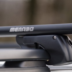 MENABO ΜΠΑΡΕΣ ΟΡΟΦΗΣ ΑΛΟΥΜΙΝΙΟΥ SHERMAN BLACK 120 cm ΣΕ ΜΑΥΡΟ ΧΡΩΜΑ ΓΙΑ Jaguar X-Type Station Wagon 5 doors 2001>2009 ΜΕ RAISED RAILS (Παράλληλες Μπάρες με Κενό) - 2 ΤΕΜ. (12280/MB)