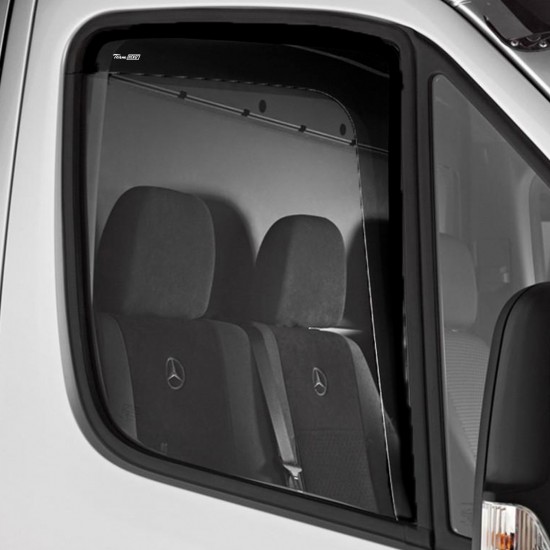 ΑΝΕΜΟΘΡΑΥΣΤΕΣ ΓΙΑ MITSUBISHI FUSO CANTER 2D 2005+ ΖΕΥΓΑΡΙ ΑΠΟ ΕΥΚΑΜΠΤΟ ΦΙΜΕ ΠΛΑΣΤΙΚΟ HEKO - 2 ΤΕΜ.
